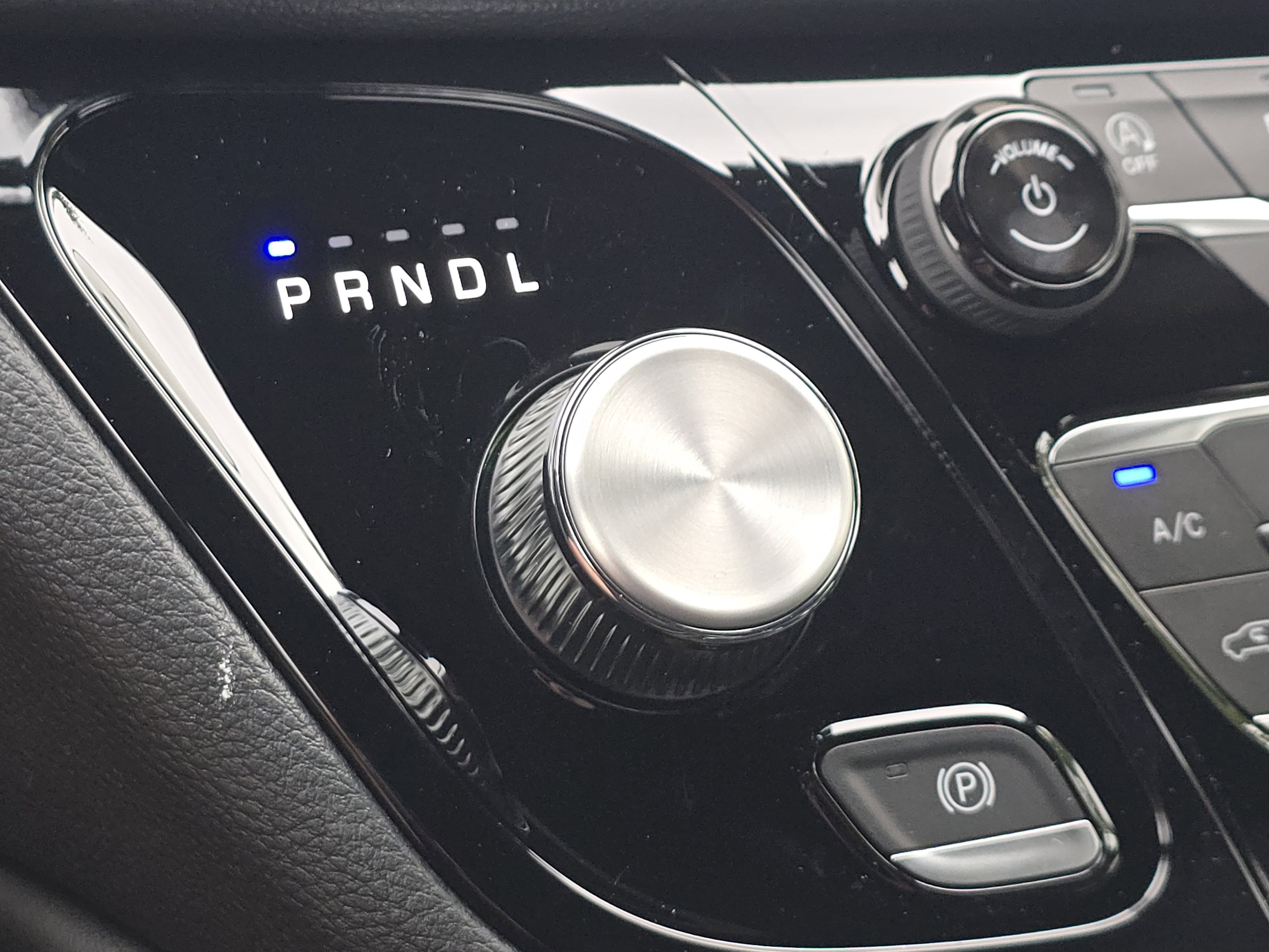 New 2026 Chrysler Pacifica Limited w/ S Appearance Package image 32