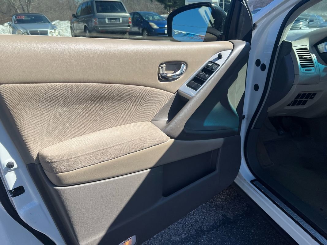 Used 2014 Nissan Murano S image 10