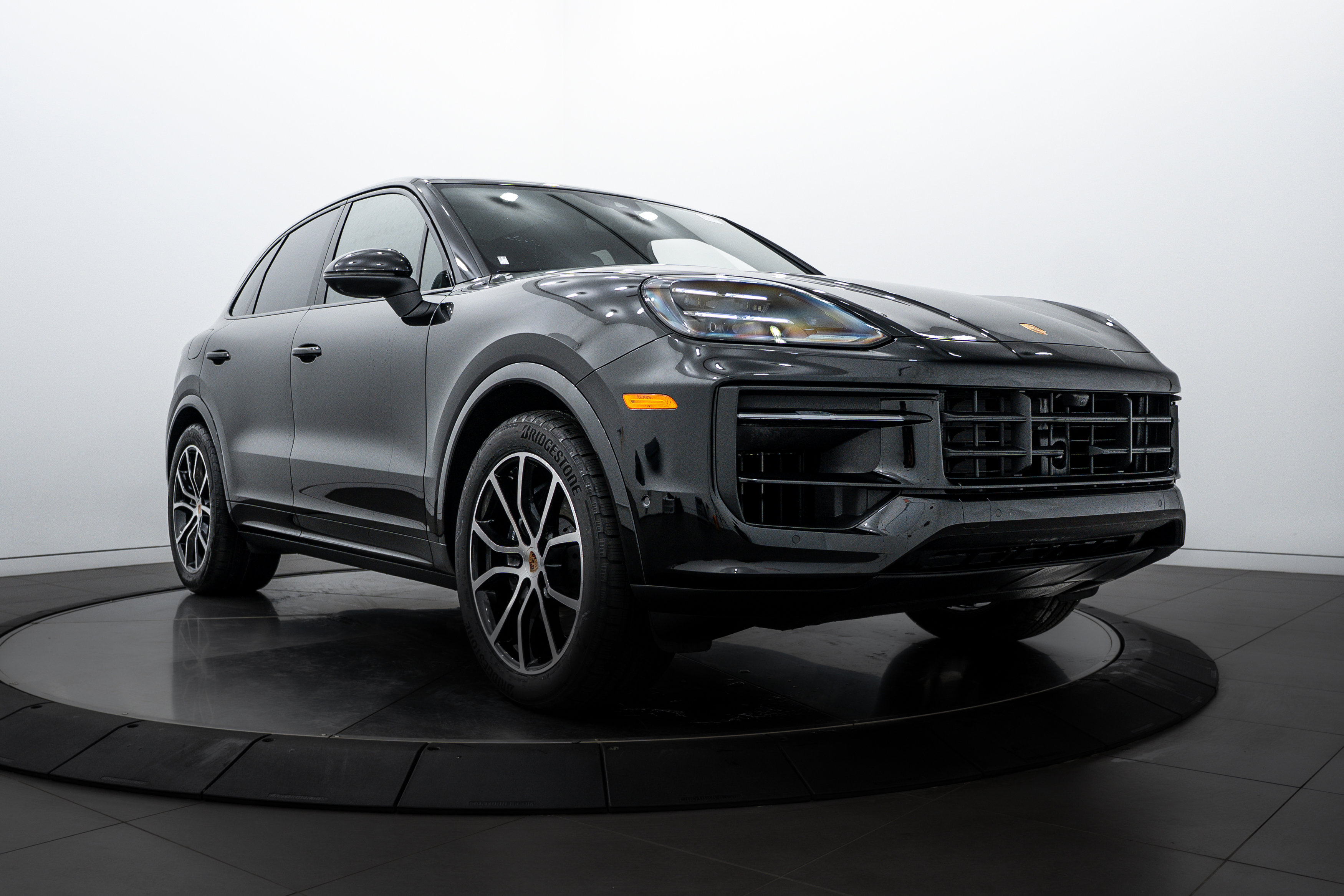 Certified 2026 Porsche Cayenne image 9