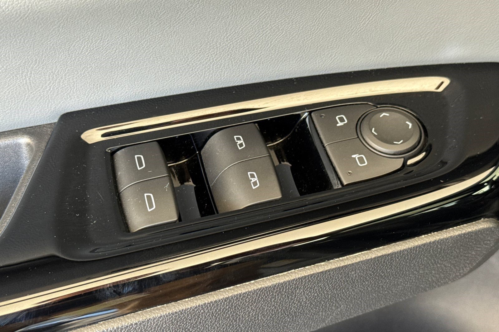 Certified 2024 Honda Prologue Touring image 13