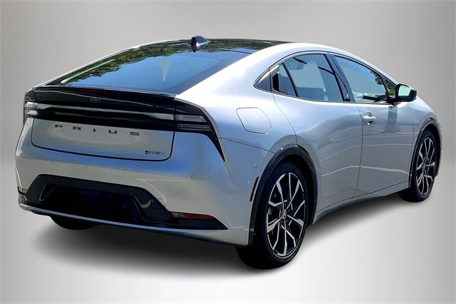 Used 2025 Toyota Prius Plug-In Hybrid image 10