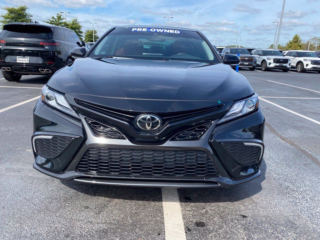 Used 2023 Toyota Camry XSE FWD image 2