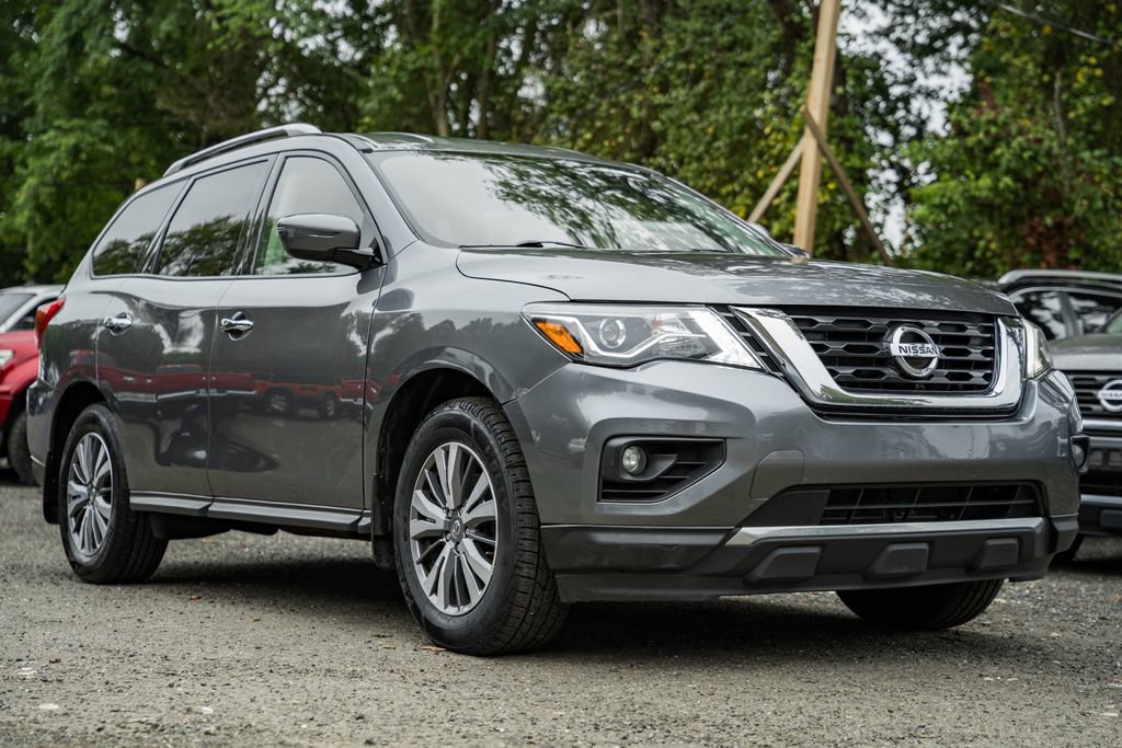 Used 2020 Nissan Pathfinder SV