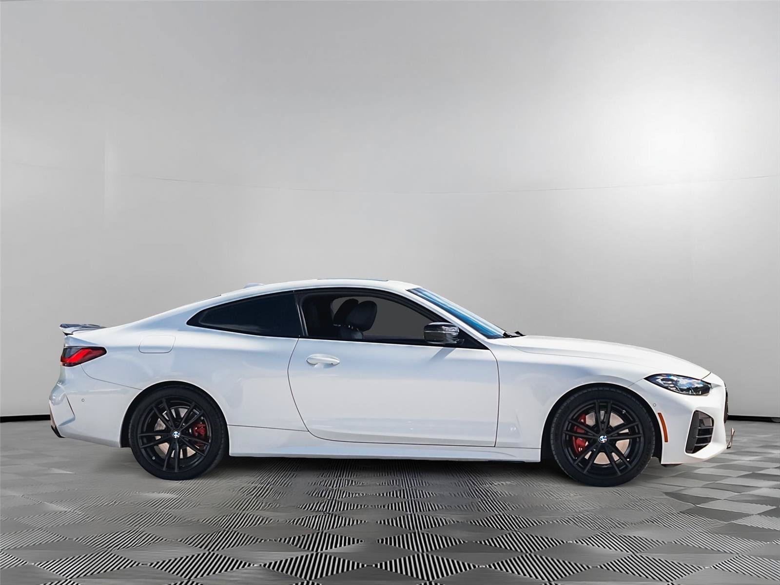 Used 2024 BMW M440i Coupe w/ Premium Package RWD image 4