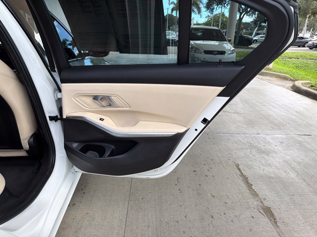 Used 2024 BMW 330i Sedan w/ Convenience Package RWD image 33