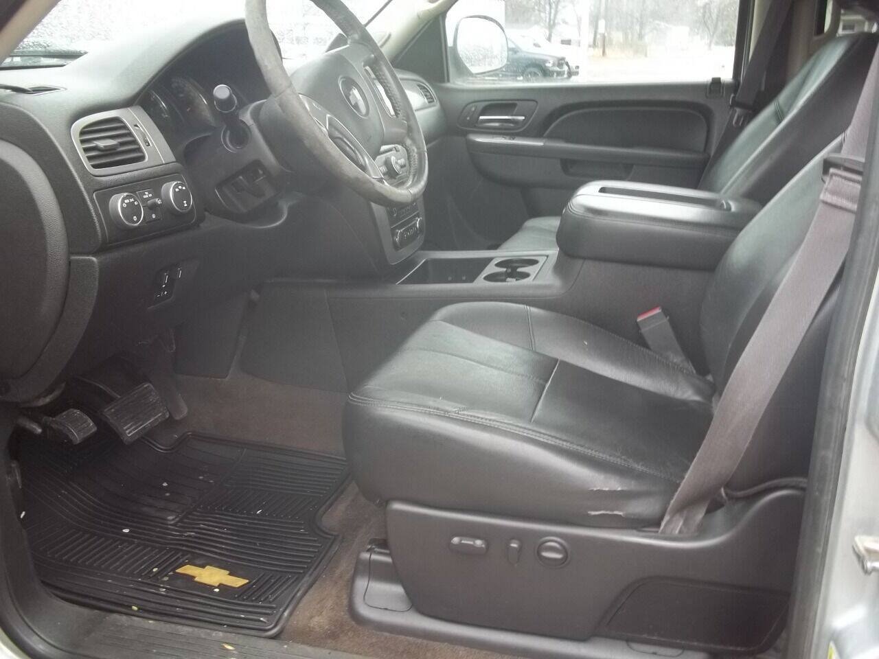 Used 2014 Chevrolet Silverado 2500 LTZ w/ LTZ Plus Package AWD/4WD image 8