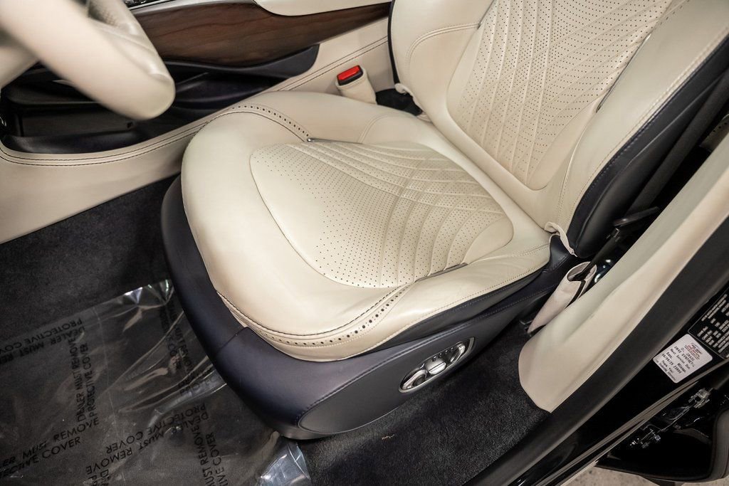 Used 2021 Aston Martin DBX image 27