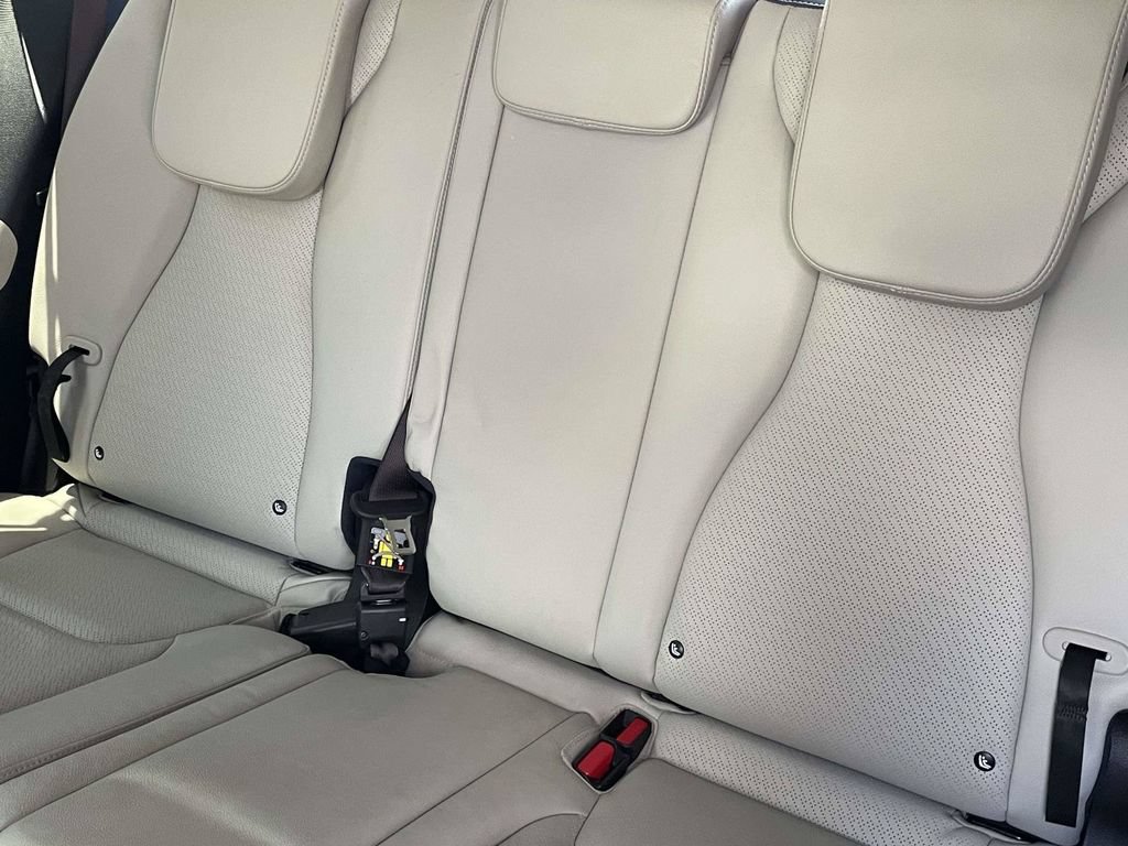 Used 2025 Kia Carnival SX Prestige FWD image 11