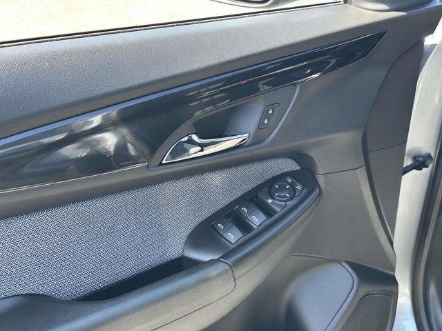 Used 2025 Chevrolet TrailBlazer LT AWD/4WD image 17