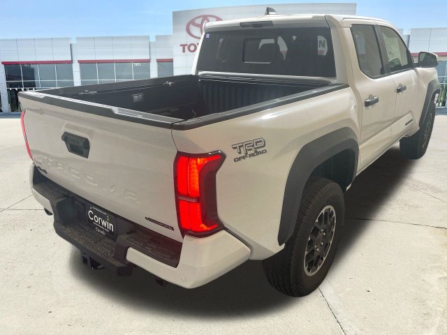 Certified 2025 Toyota Tacoma TRD Off-Road w/ TRD Off Road Upgrade Package AWD/4WD image 9