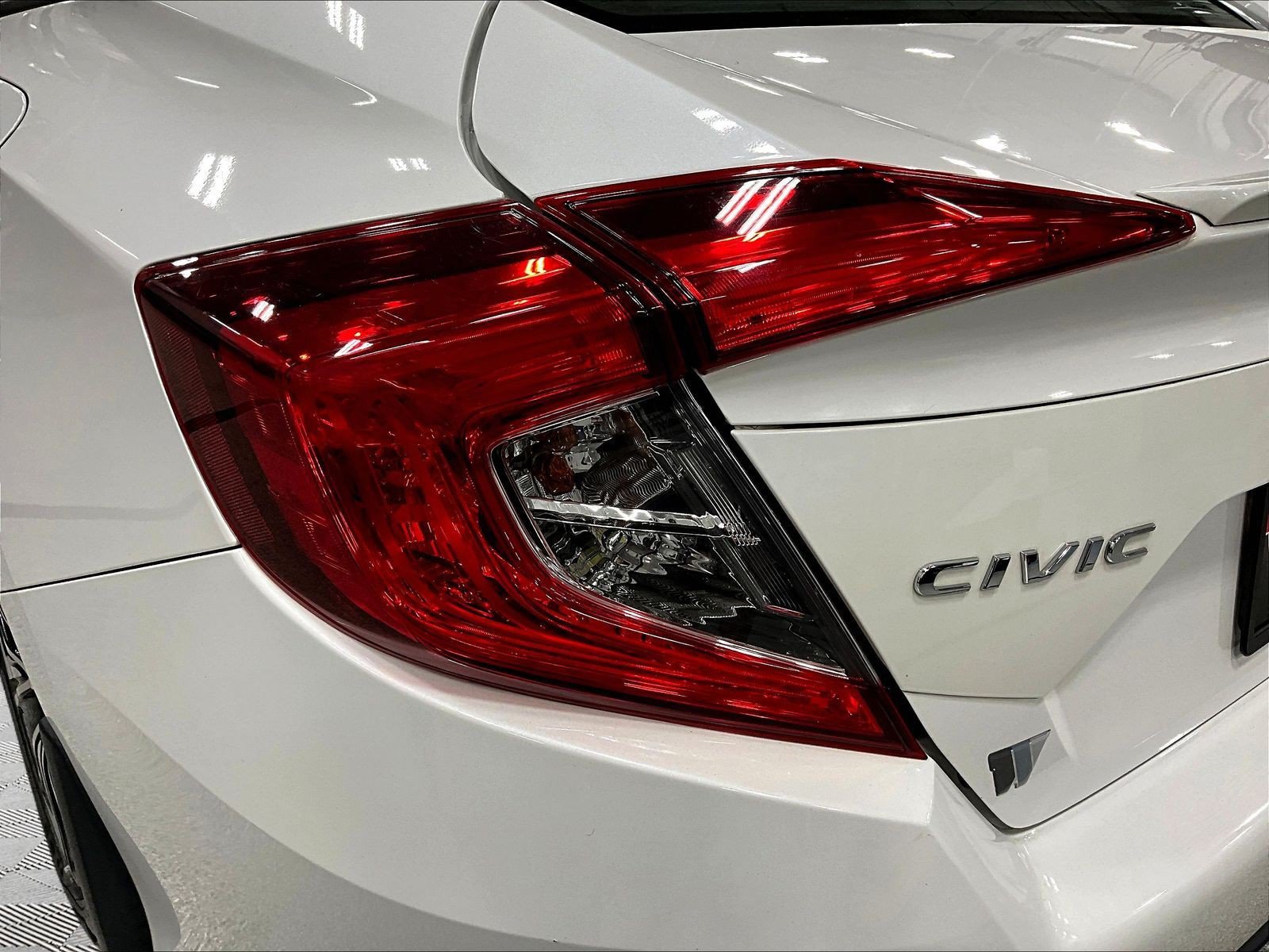 Used 2017 Honda Civic EX-T image 23