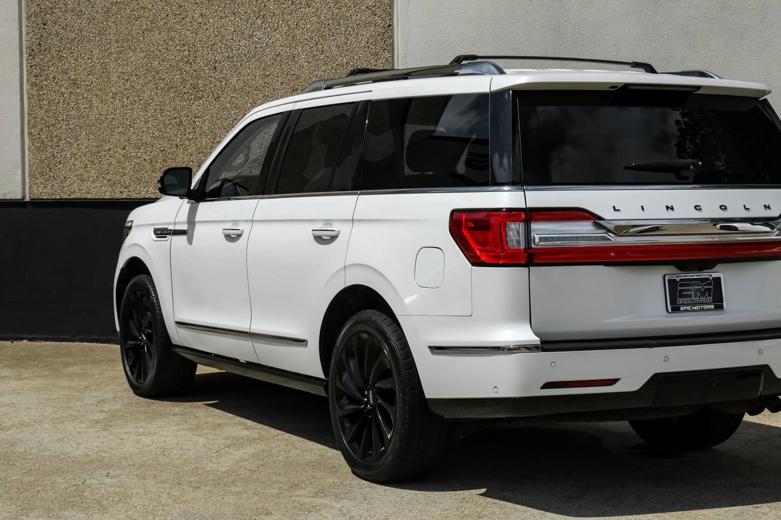 Used 2020 Lincoln Navigator Black Label w/ Cargo Convenience Package AWD/4WD image 13