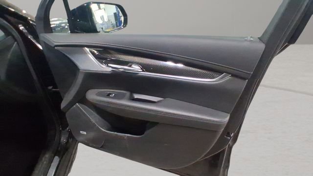 Used 2024 Cadillac XT6 Sport w/ LPO, Onyx Lite Package image 19