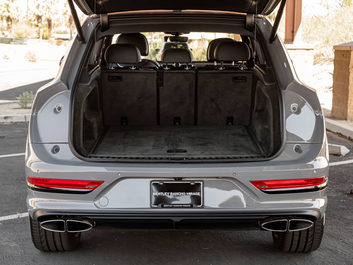 Certified 2022 Bentley Bentayga AWD/4WD image 29