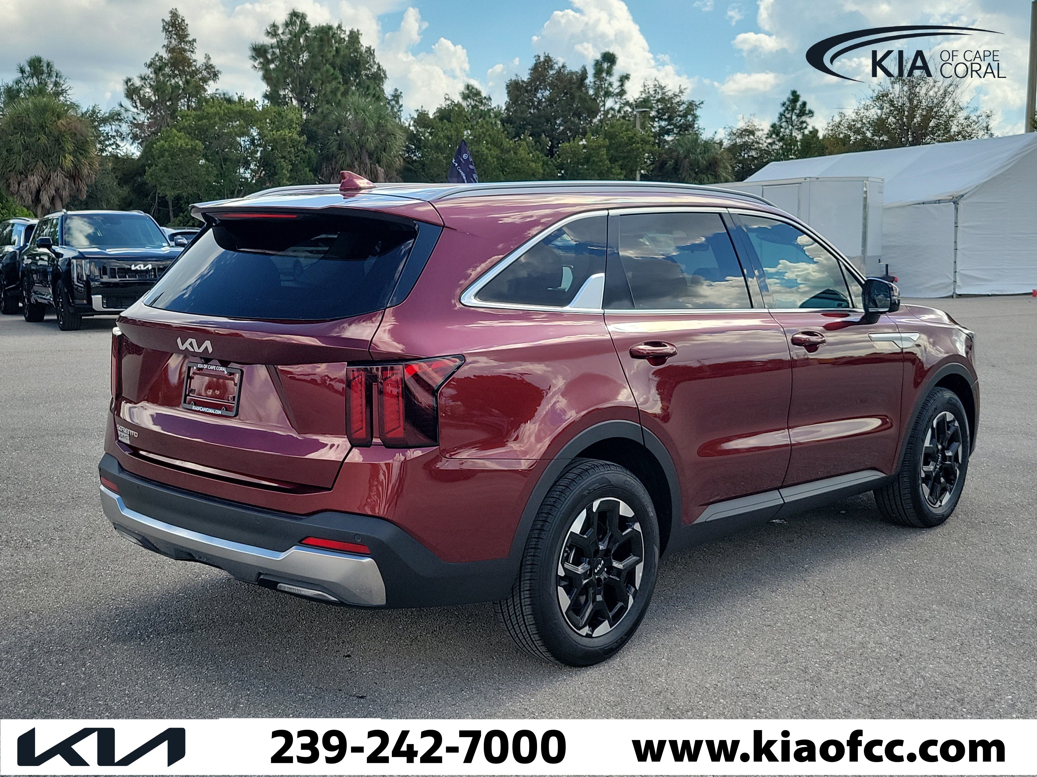 Certified 2025 Kia Sorento S FWD image 6