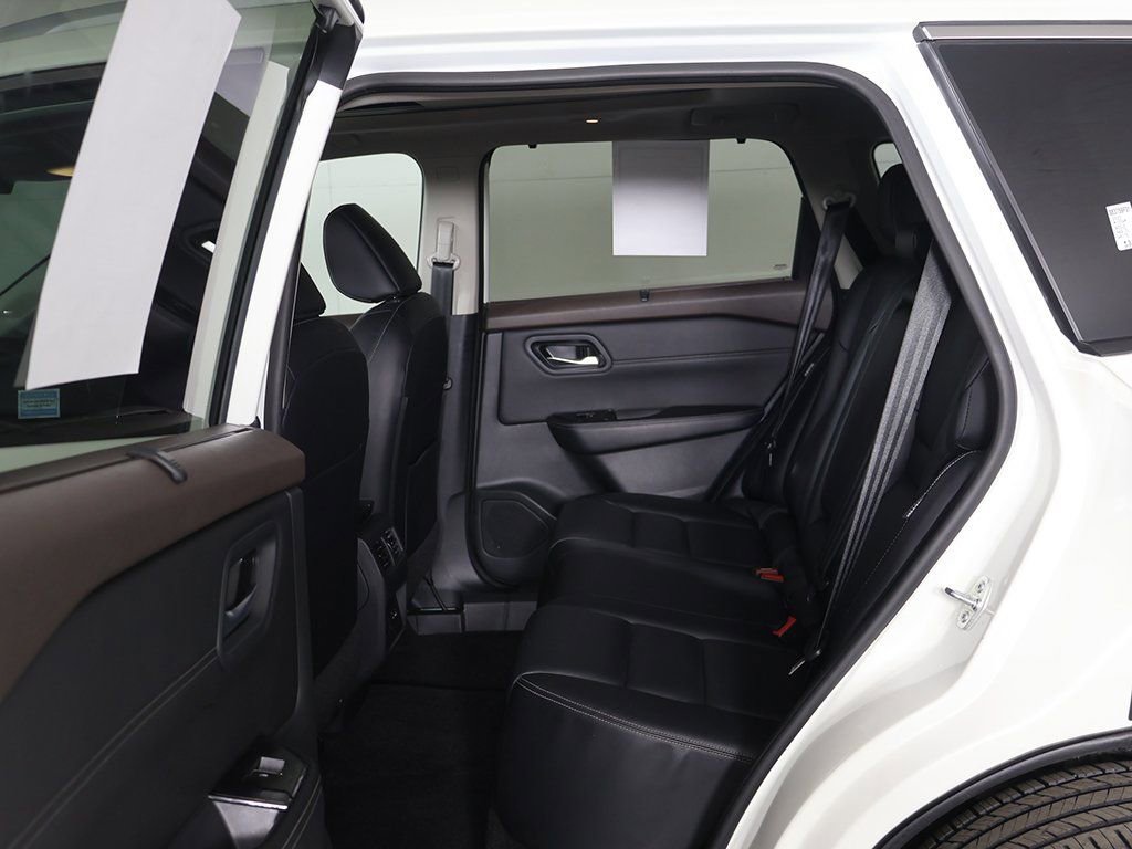 Used 2023 Nissan Rogue SL w/ SL Premium Package image 33