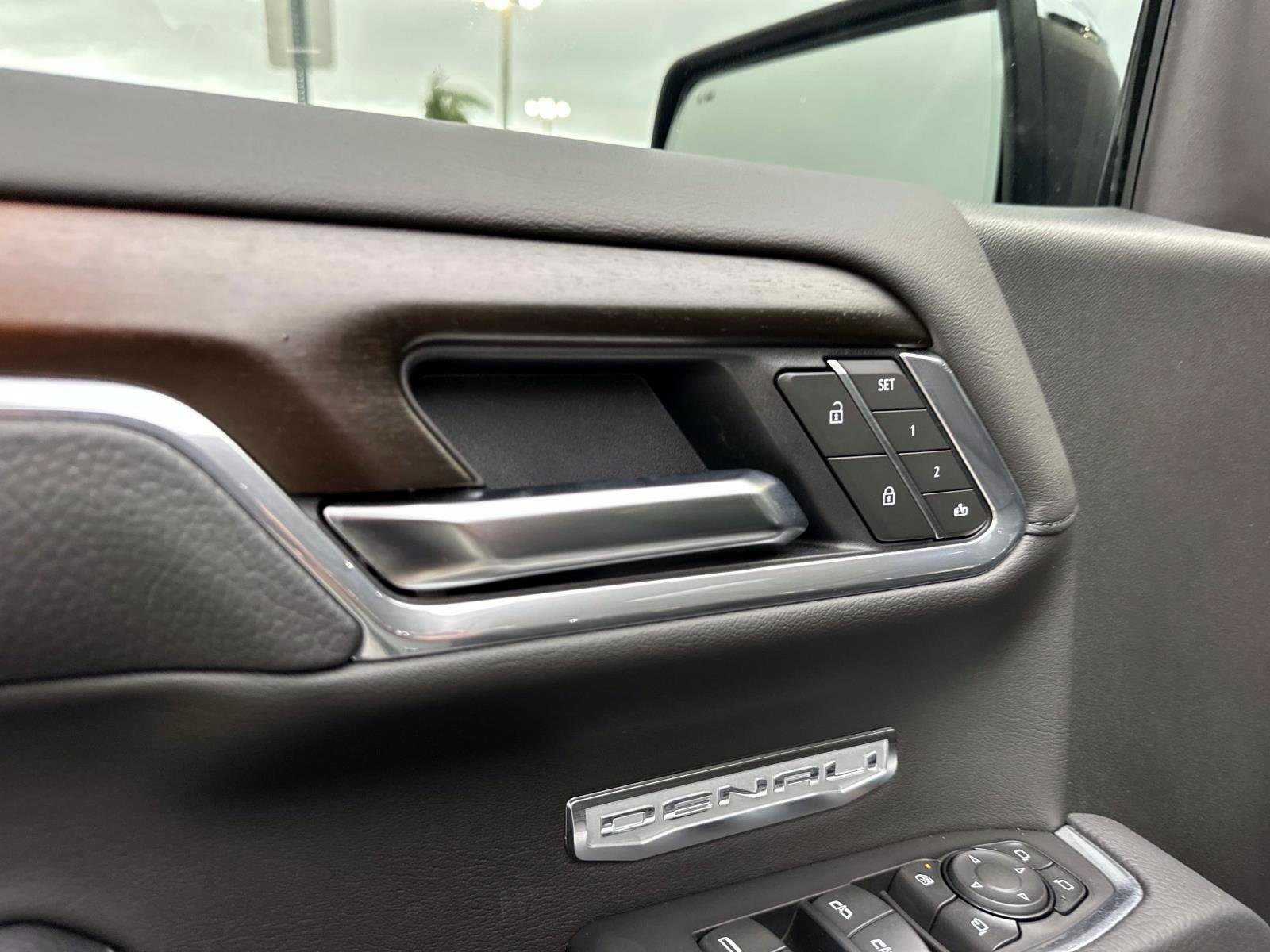 Used 2025 GMC Sierra 1500 Denali image 18