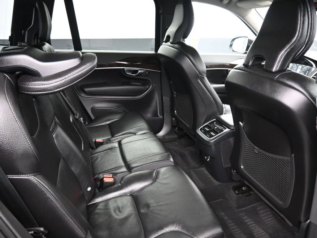 Used 2019 Volvo XC90 T6 Momentum w/ Protection Package Premier image 34