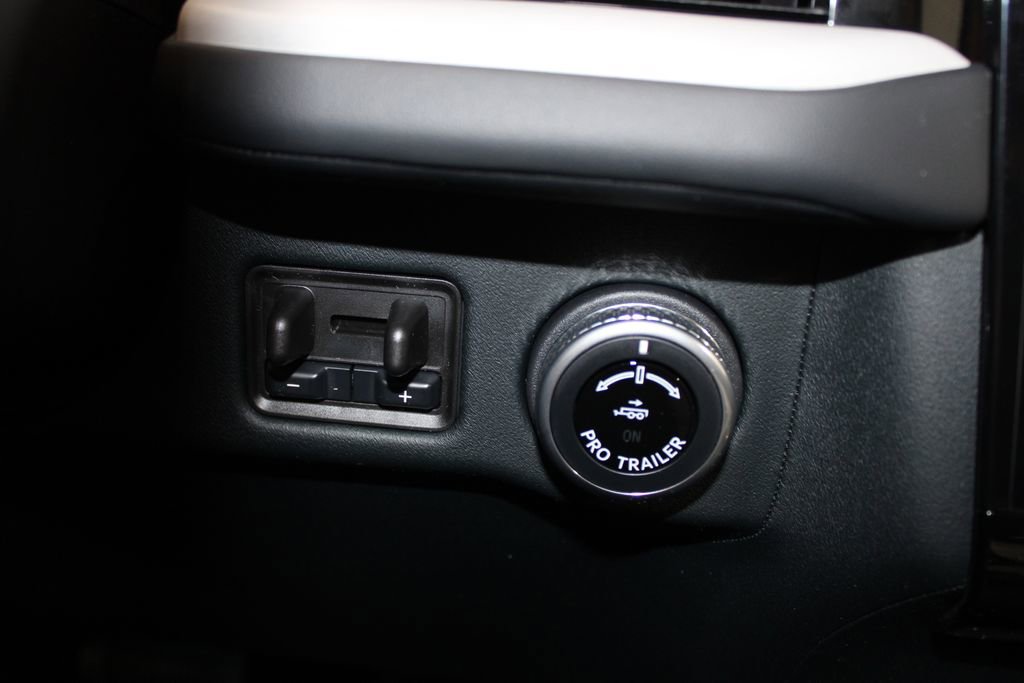 New 2026 Lincoln Navigator Reserve w/ Jet Appearance Package image 56