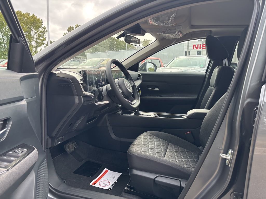 New 2026 Nissan Kicks SV w/ SV Premium Package FWD image 14