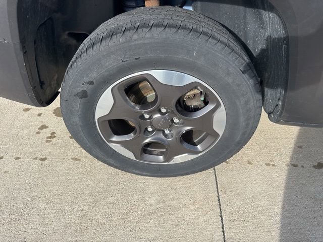 Used 2017 Jeep Renegade Sport w/ Power & Air Group image 20