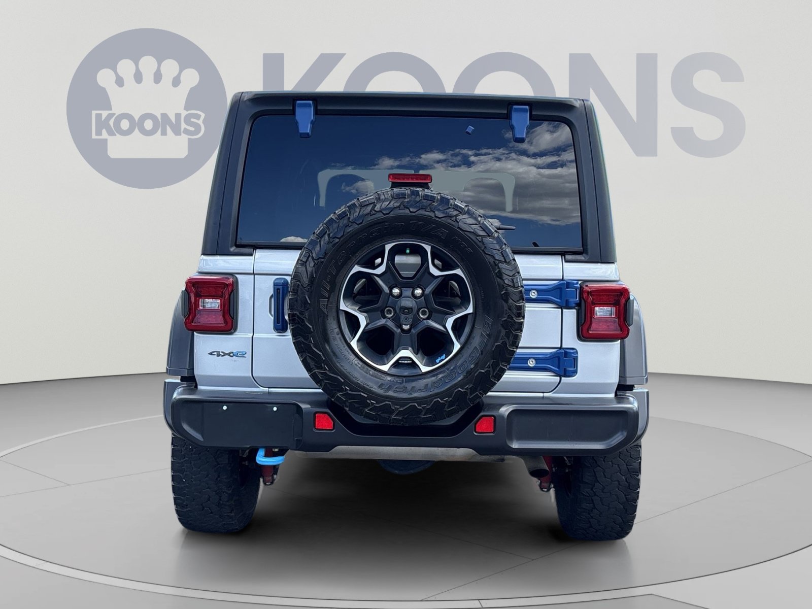 Used 2023 Jeep Wrangler Unlimited Rubicon 4xe w/ Cold Weather Group AWD/4WD image 5
