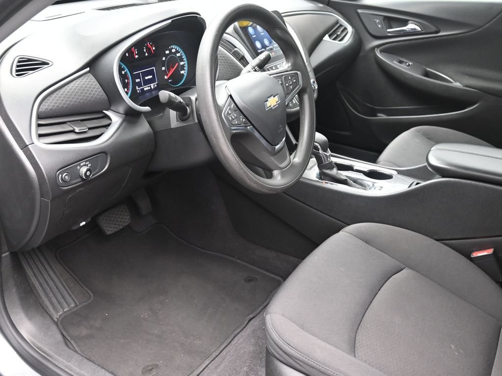 Used 2023 Chevrolet Malibu LT FWD image 18