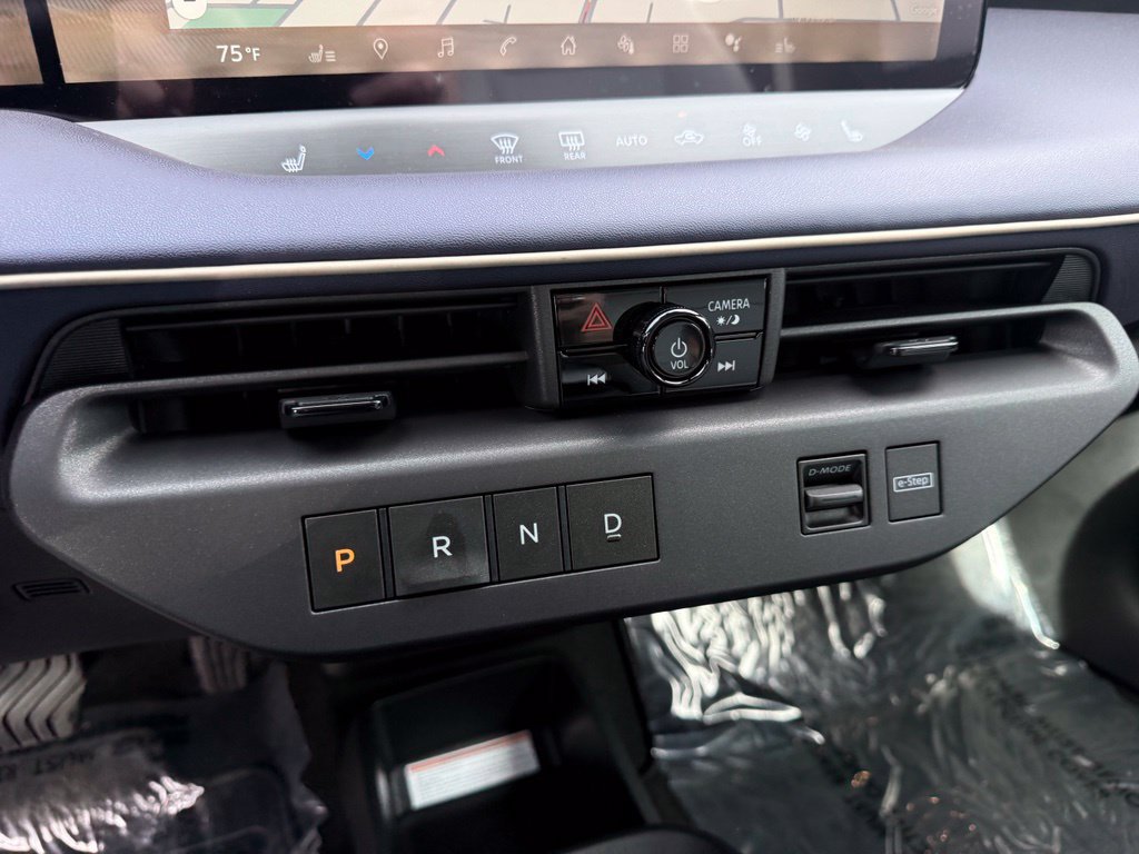 New 2026 Nissan Leaf SV Plus w/ Floor Mat Package (SV+) FWD image 18
