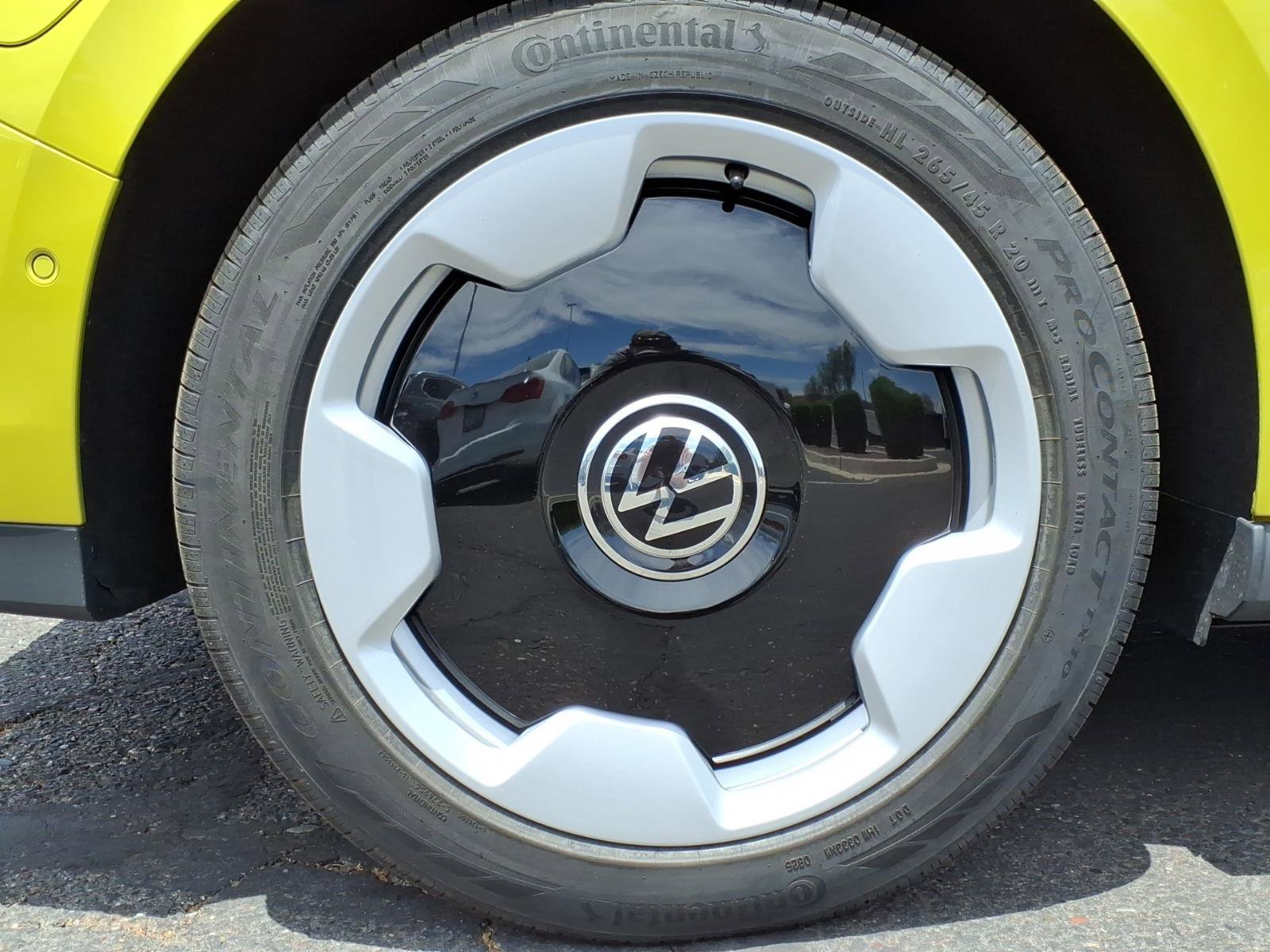 New 2025 Volkswagen ID. Buzz Pro S Plus AWD/4WD image 8