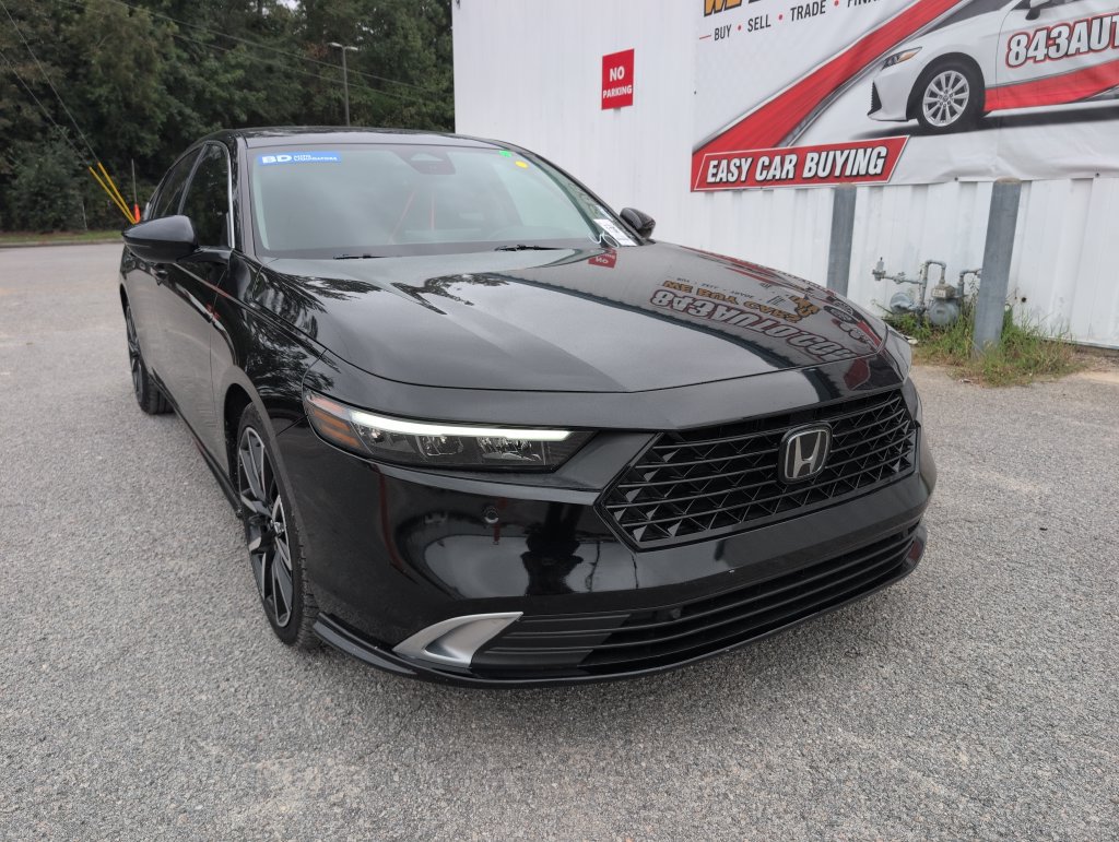 Used 2023 Honda Accord Touring image 1