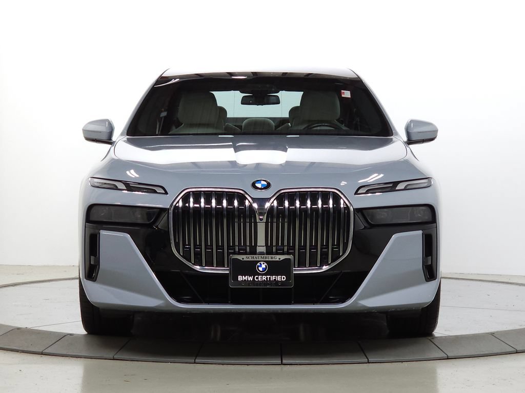 Used 2023 BMW 760i xDrive w/ Luxury Rear Seating Package AWD/4WD image 2