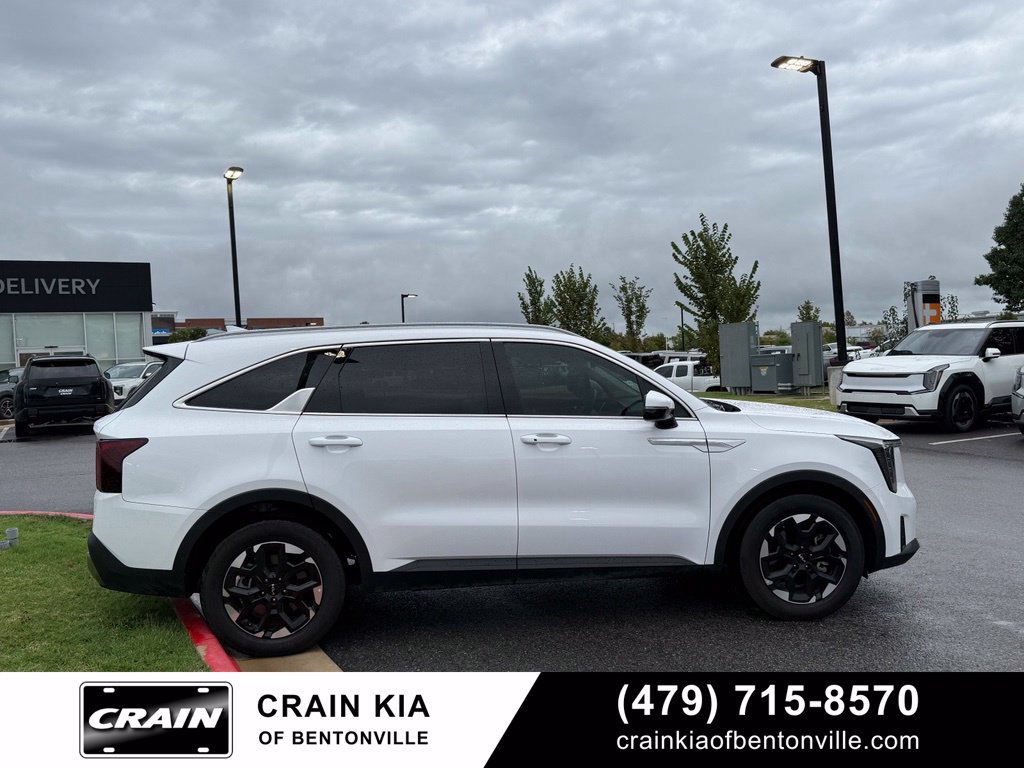 Certified 2025 Kia Sorento S w/ Panoramic Sunroof Package FWD image 8