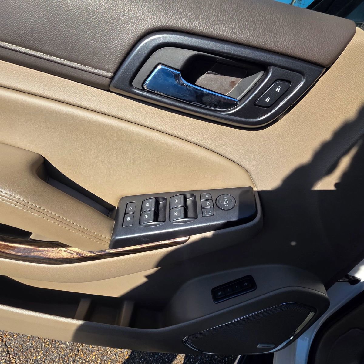Used 2018 GMC Yukon SLT w/ Premium Edition AWD/4WD image 27