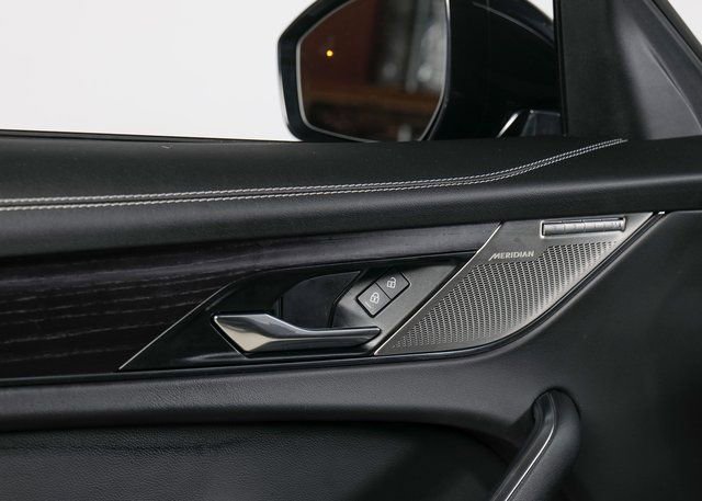 Used 2025 Jaguar F-PACE R-Dynamic S image 28