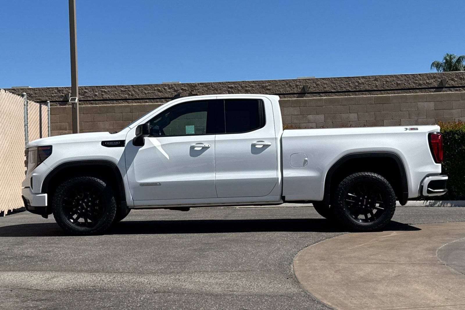 Certified 2023 GMC Sierra 1500 Elevation w/ X31 Off-Road Package AWD/4WD image 7