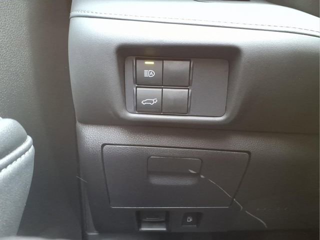 Used 2021 Toyota Highlander XLE image 14