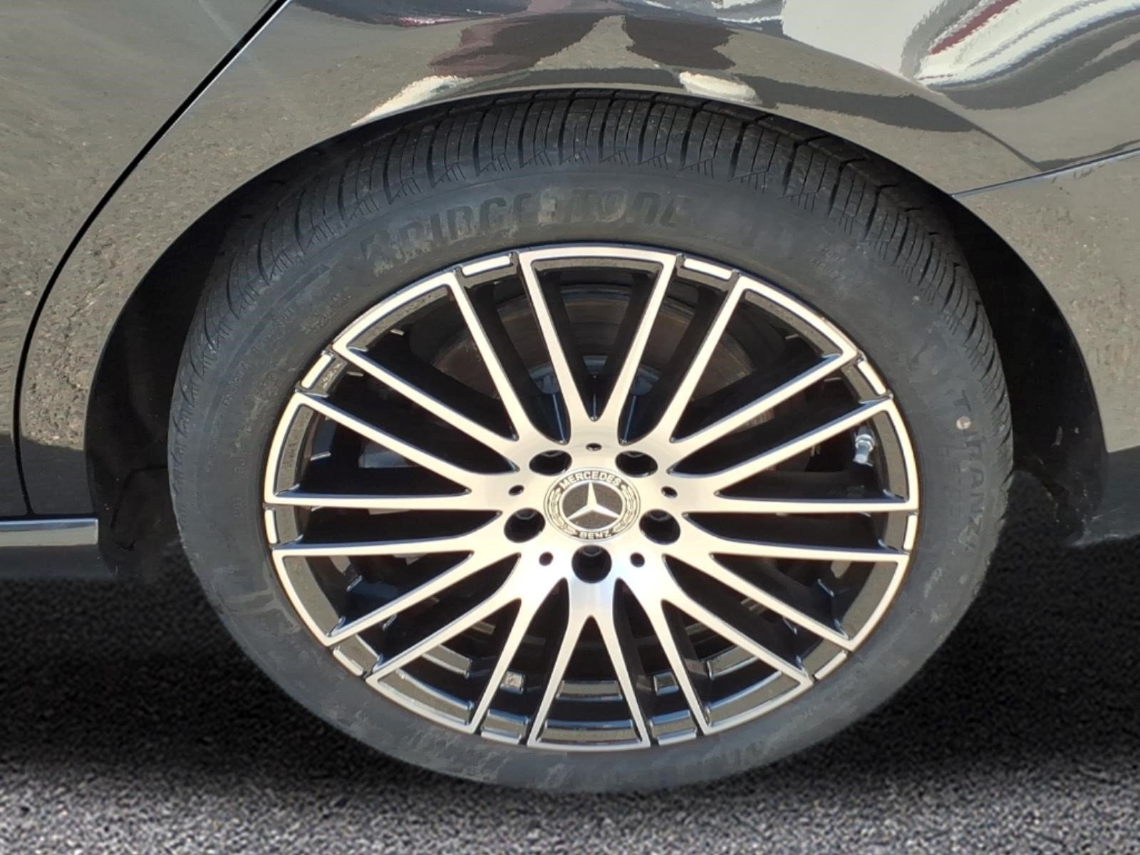 Used 2023 Mercedes-Benz C 300 4MATIC Sedan image 9