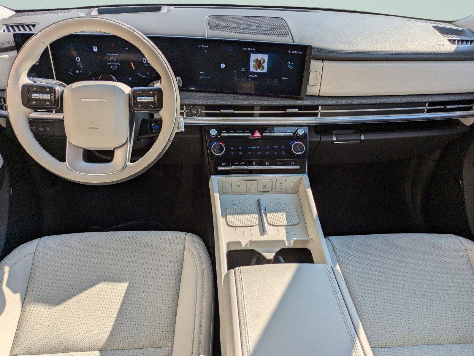 Used 2025 Hyundai Santa Fe Calligraphy image 11