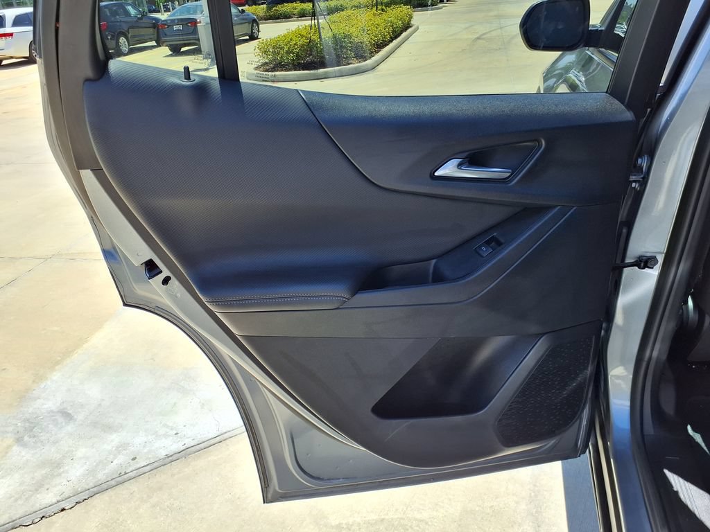 Used 2025 Chevrolet Equinox LT FWD image 16