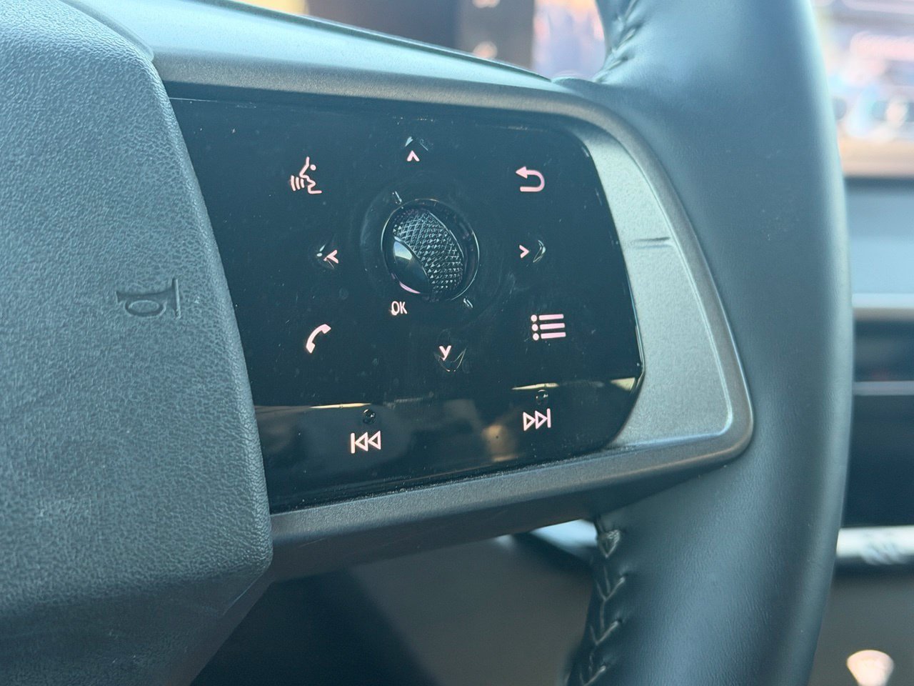 Certified 2025 Nissan Murano SV FWD image 13