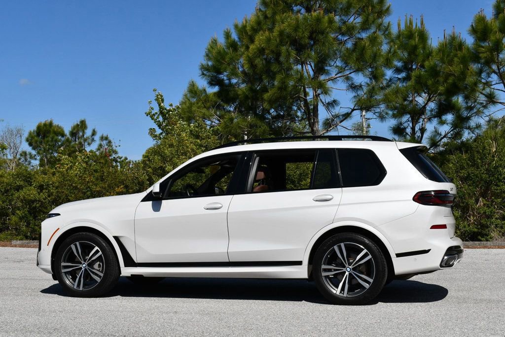 Used 2024 BMW X7 xDrive40i w/ M Sport Package image 4