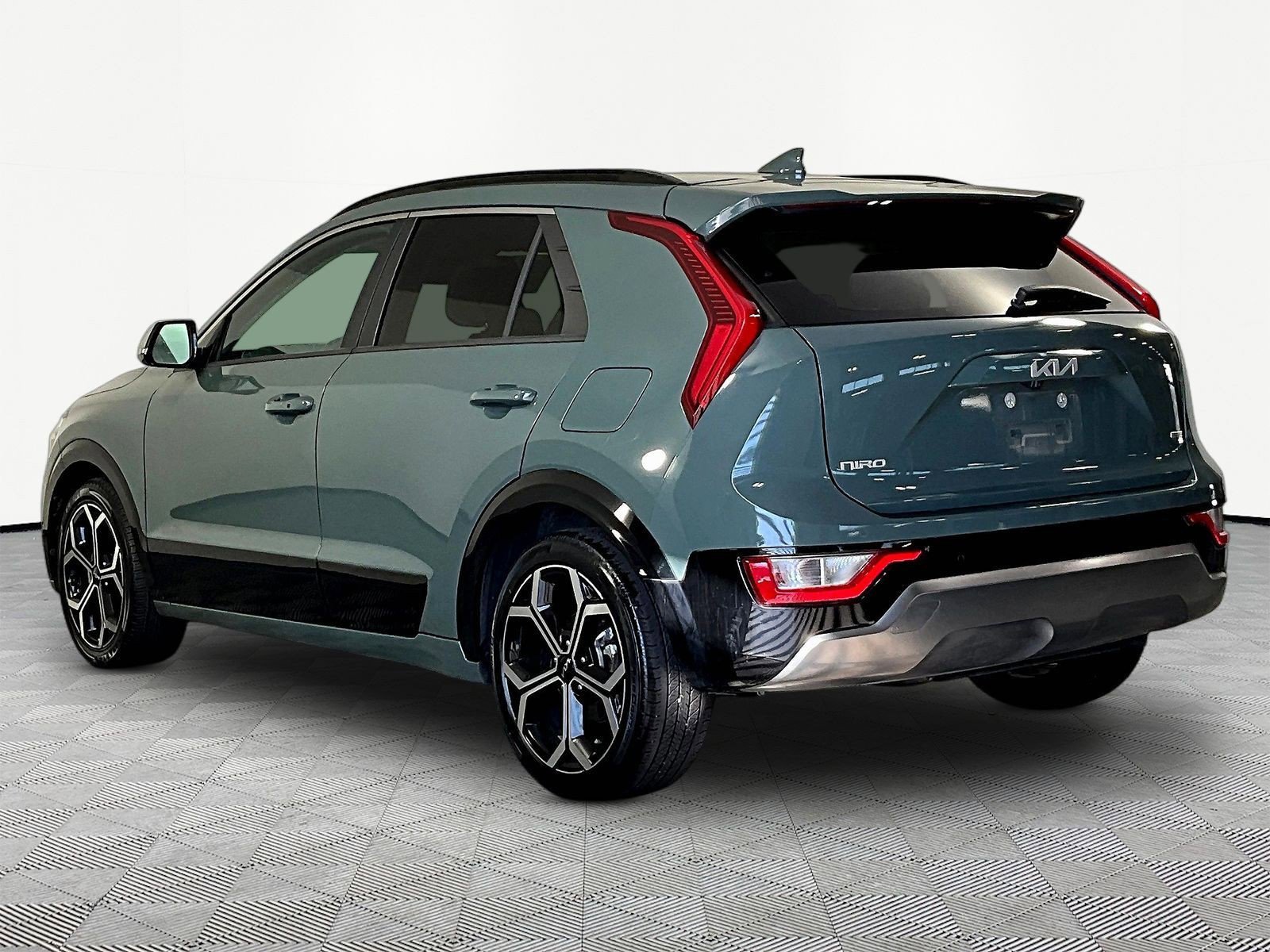 Certified 2023 Kia Niro EX Touring FWD image 4