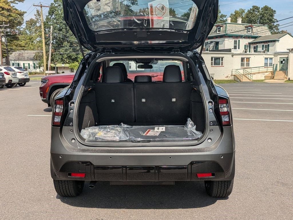 New 2025 Nissan Kicks SR w/ SR Premium Package AWD/4WD image 39