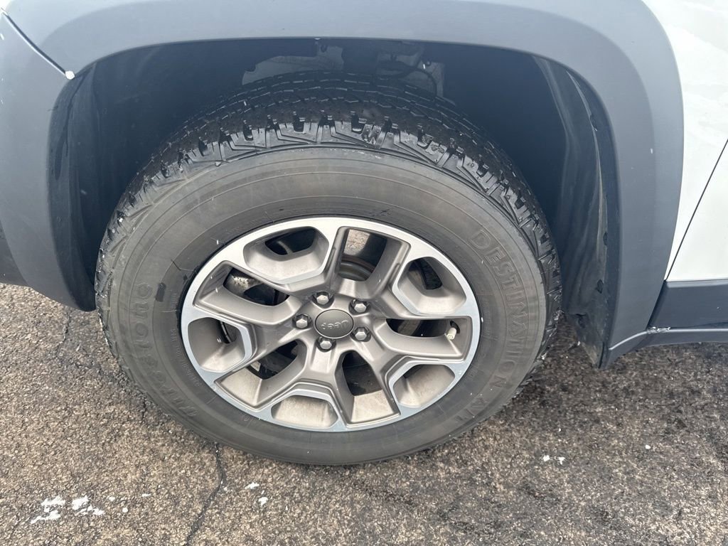 Used 2022 Jeep Cherokee Trailhawk w/ Premium Leather Package image 52