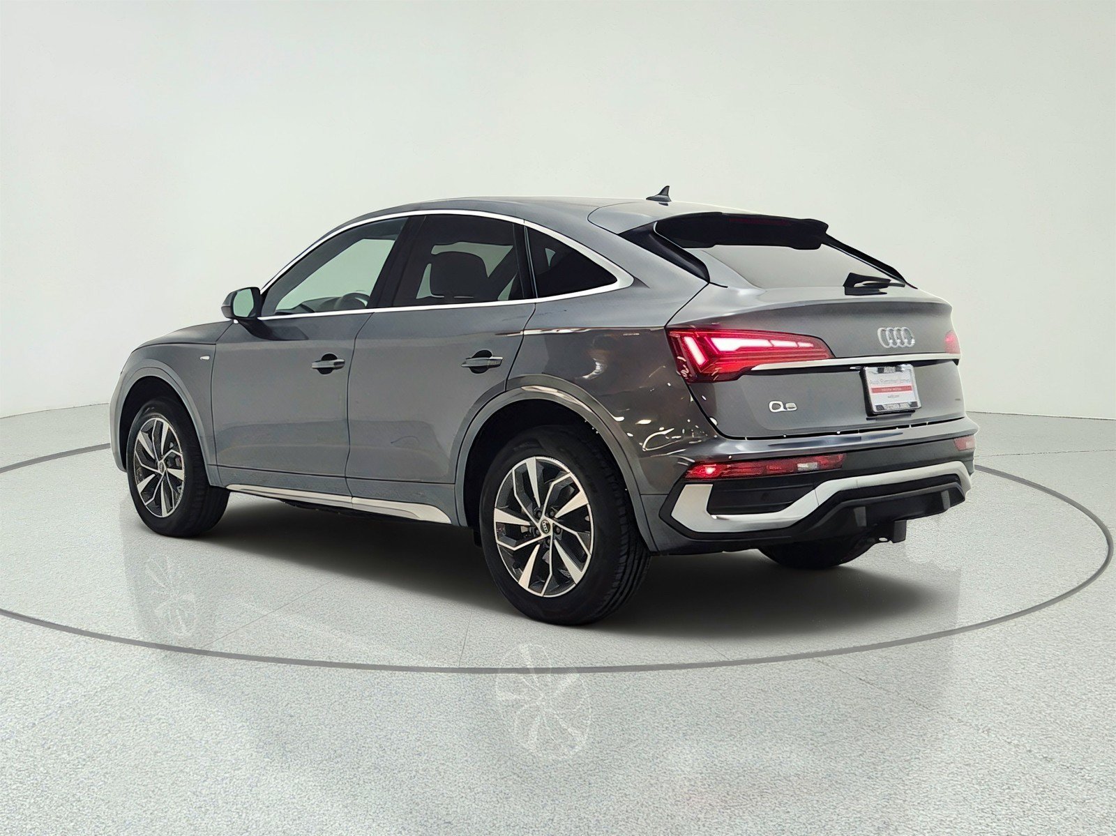 Used 2023 Audi Q5 2.0T Premium Plus w/ Premium Plus Package AWD/4WD image 7