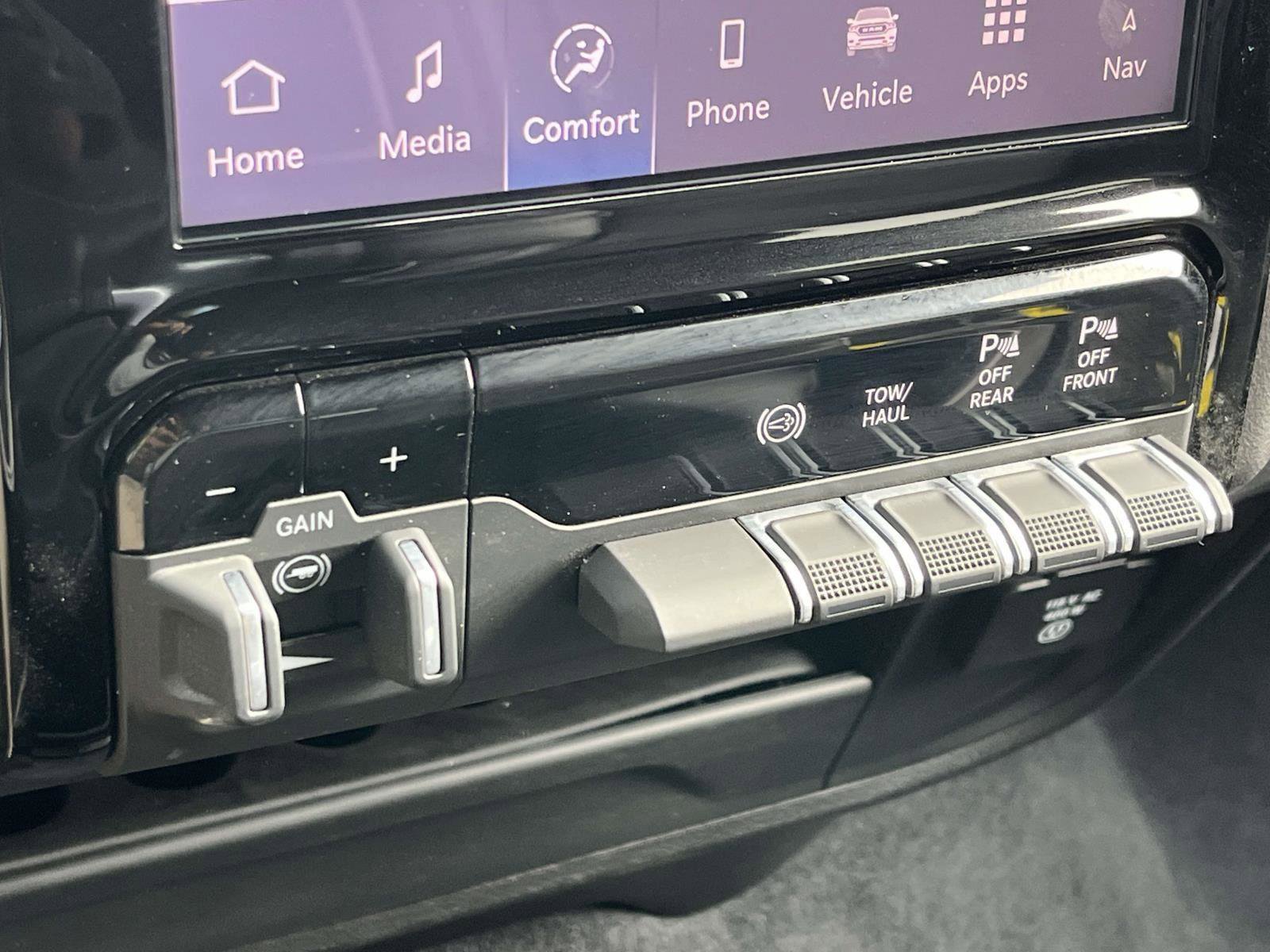 Used 2025 RAM 2500 Laramie image 19