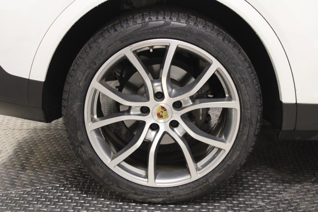 Certified 2020 Porsche Cayenne image 14