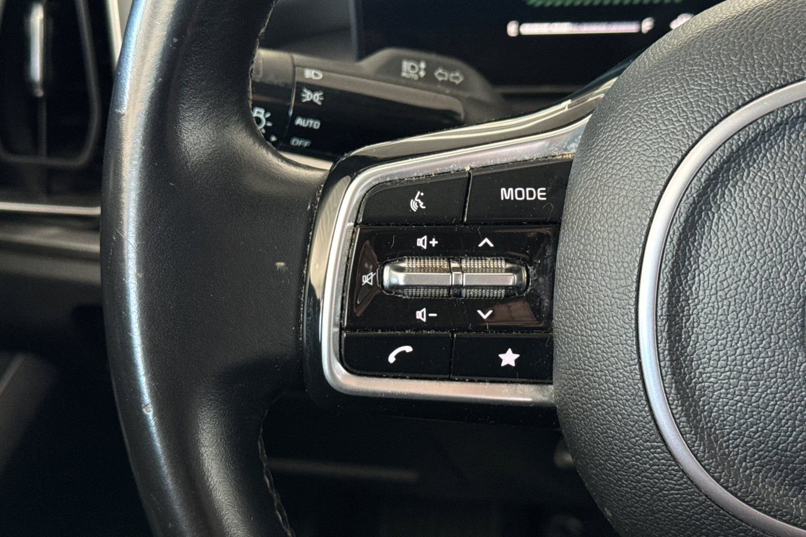 Used 2024 Kia Sorento S image 29