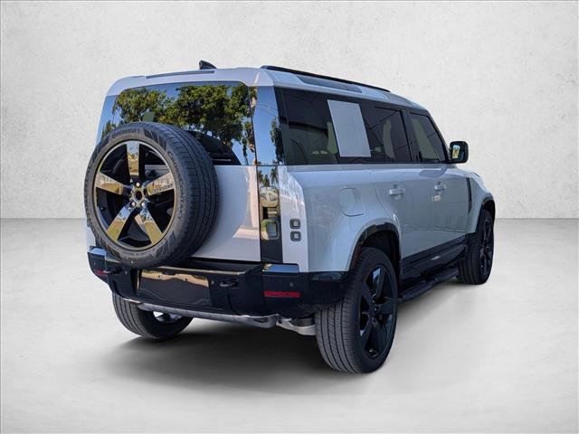 New 2026 Land Rover Defender 110 X-Dynamic SE image 2