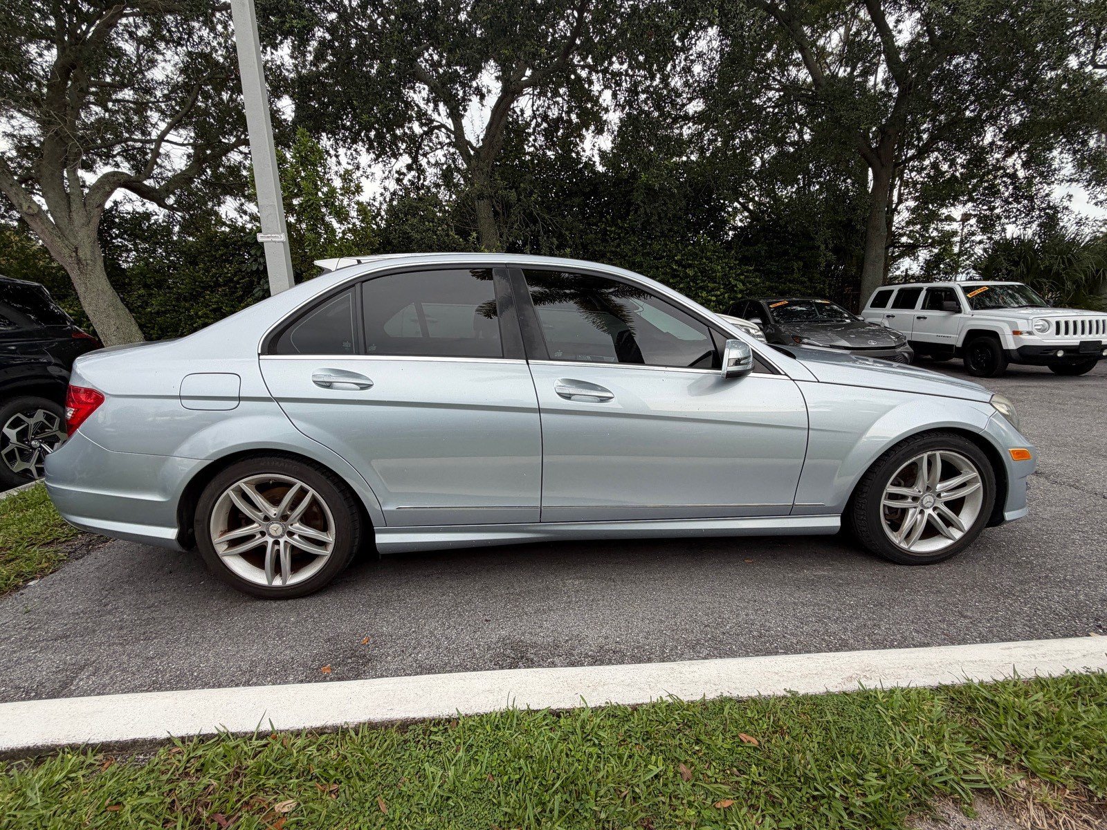 Used 2014 Mercedes-Benz C 250 Sedan image 7